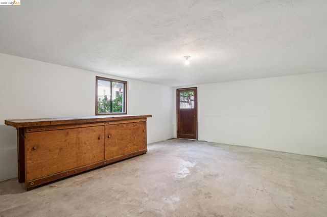73 Kingston Rd, Kensington, CA 94707