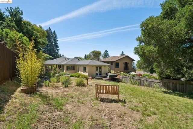 73 Kingston Rd, Kensington, CA 94707