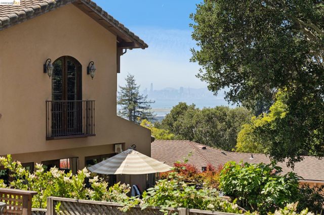 73 Kingston Rd, Kensington, CA 94707