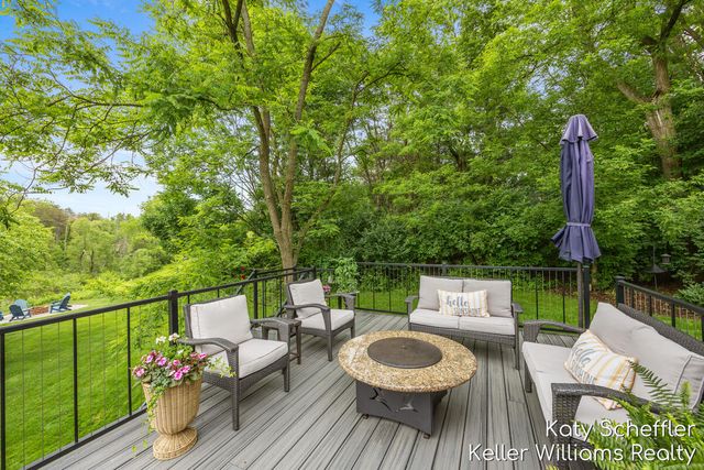 4611 Windcliff Drive NE, Rockford, MI 49341
