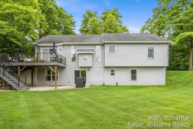 4611 Windcliff Drive NE, Rockford, MI 49341