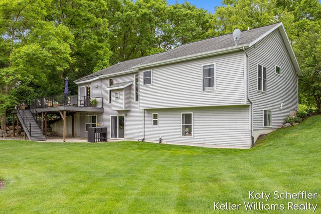 4611 Windcliff Drive NE, Rockford, MI 49341