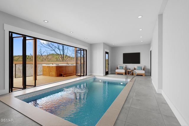 245 Brownsridge Road, Gatlinburg, TN 37738