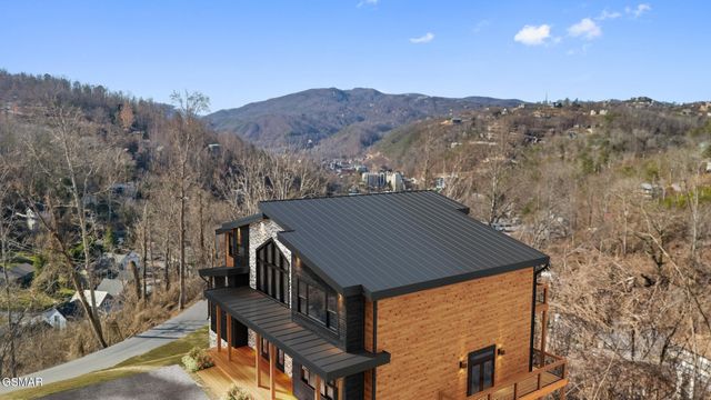 245 Brownsridge Road, Gatlinburg, TN 37738