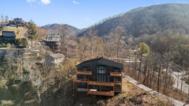 245 Brownsridge Road, Gatlinburg, TN 37738