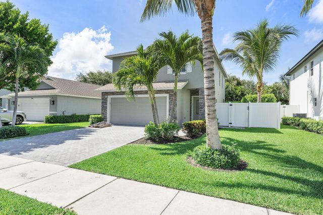 430 LUCKY Lane, Delray Beach, FL 33444