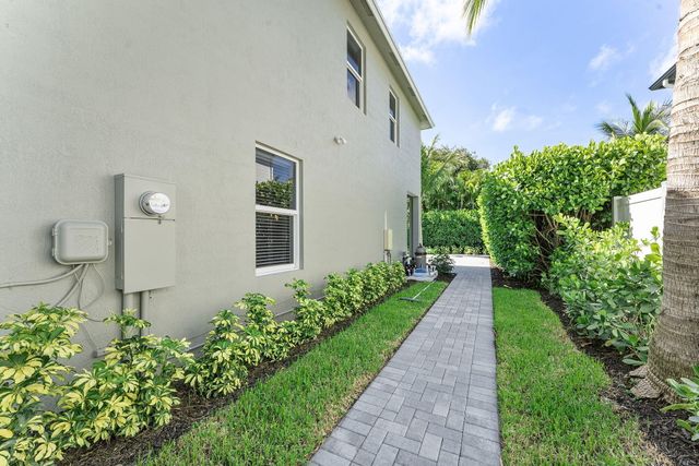 430 LUCKY Lane, Delray Beach, FL 33444