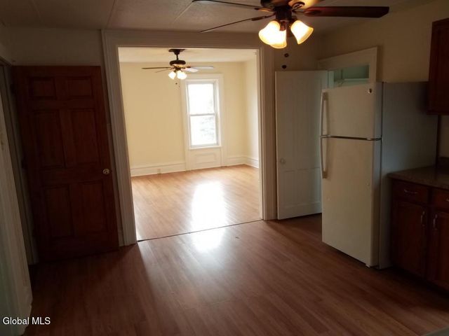 8 Saratoga Avenue, Waterford, NY 12188