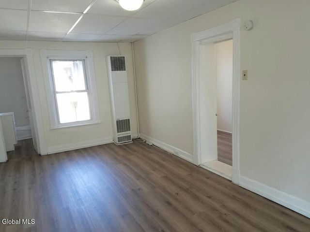8 Saratoga Avenue, Waterford, NY 12188