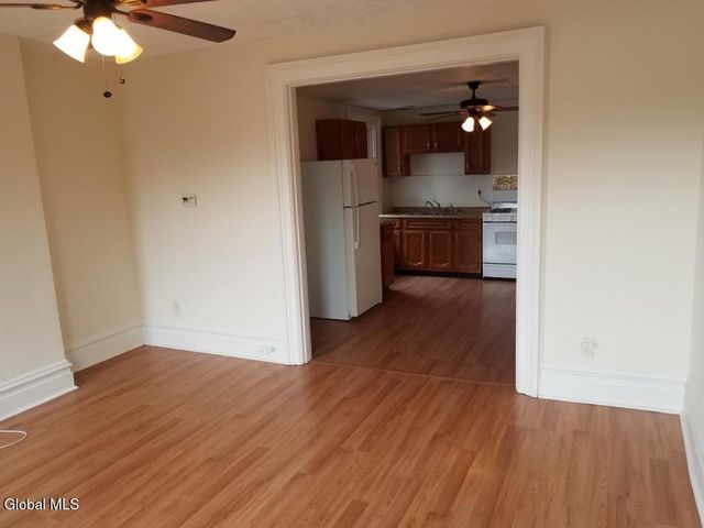 8 Saratoga Avenue, Waterford, NY 12188
