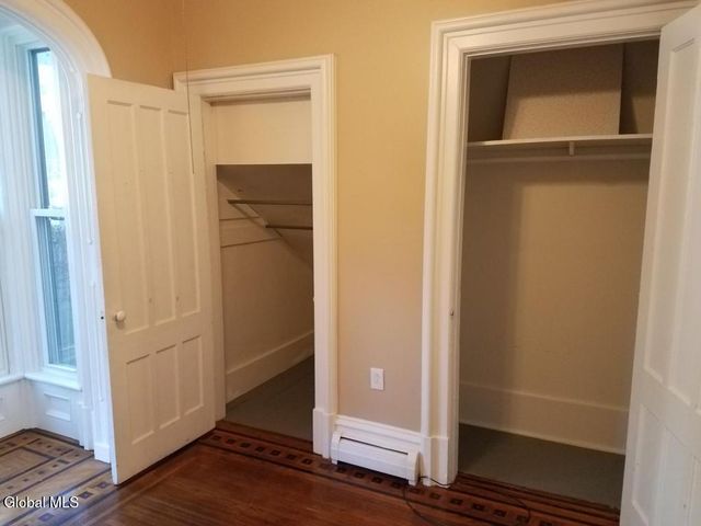 8 Saratoga Avenue, Waterford, NY 12188