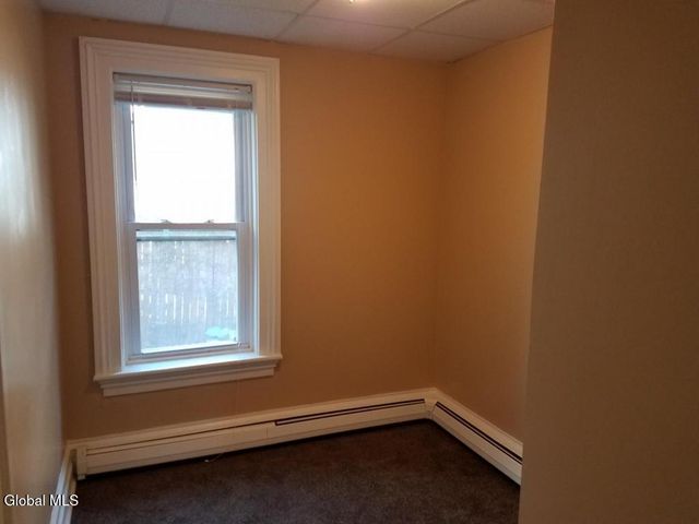 8 Saratoga Avenue, Waterford, NY 12188