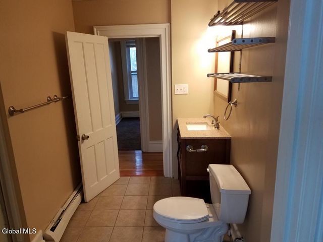 8 Saratoga Avenue, Waterford, NY 12188