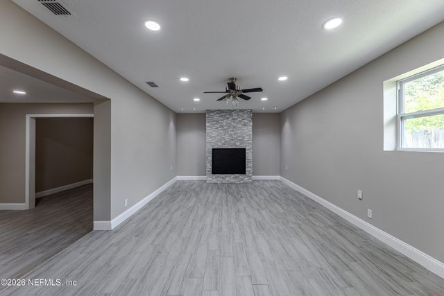 10342 BRIARCLIFF Road E, Jacksonville, FL 32218