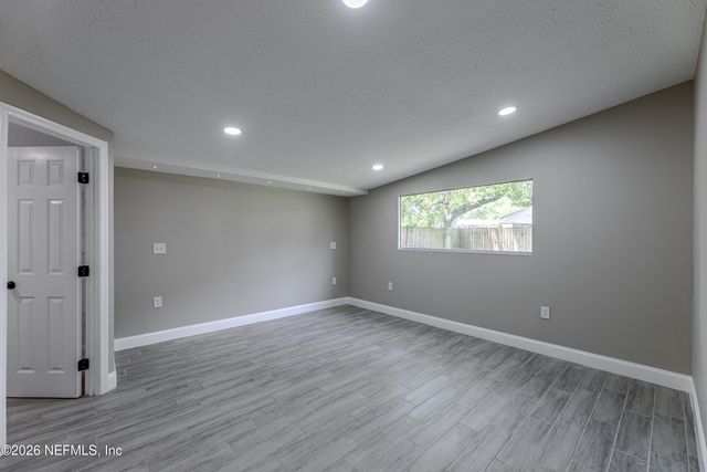 10342 BRIARCLIFF Road E, Jacksonville, FL 32218
