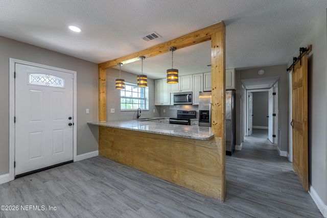 10342 BRIARCLIFF Road E, Jacksonville, FL 32218