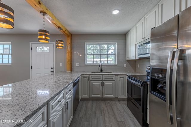 10342 BRIARCLIFF Road E, Jacksonville, FL 32218