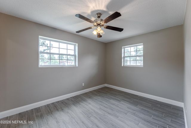 10342 BRIARCLIFF Road E, Jacksonville, FL 32218
