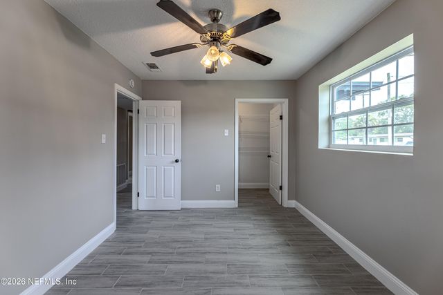 10342 BRIARCLIFF Road E, Jacksonville, FL 32218