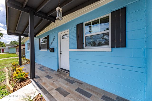 10342 BRIARCLIFF Road E, Jacksonville, FL 32218