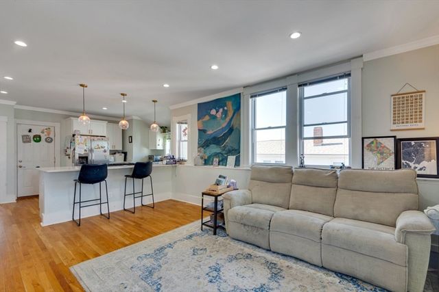 28 Arthur St 3, Beverly, MA 01915