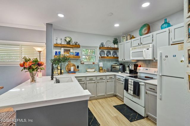 1800 THE GREENS Way 1108, Jacksonville Beach, FL 32250