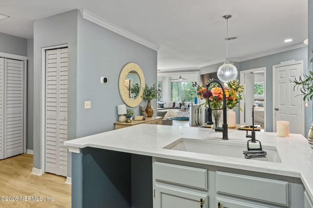 1800 THE GREENS Way 1108, Jacksonville Beach, FL 32250