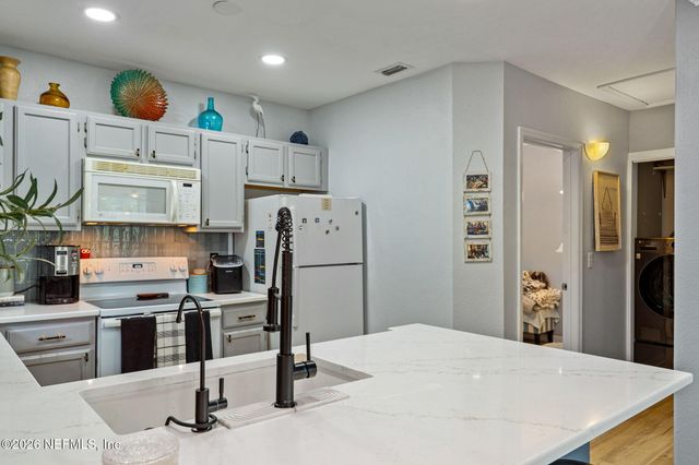 1800 THE GREENS Way 1108, Jacksonville Beach, FL 32250
