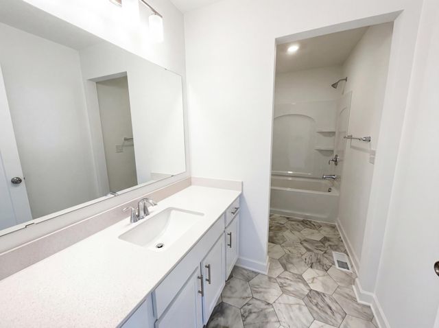 2471 Tyrone Drive S, Shakopee, MN 55379