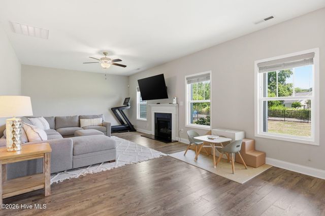 1732 Fordham Drive, Fayetteville, NC 28304
