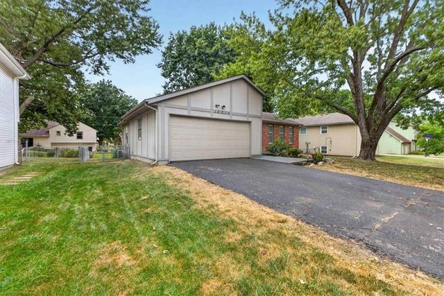 15212 W 152nd Circle, Olathe, KS 66062