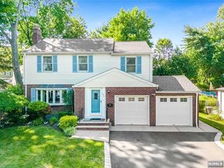 672 Albin Street, Teaneck, NJ 07666