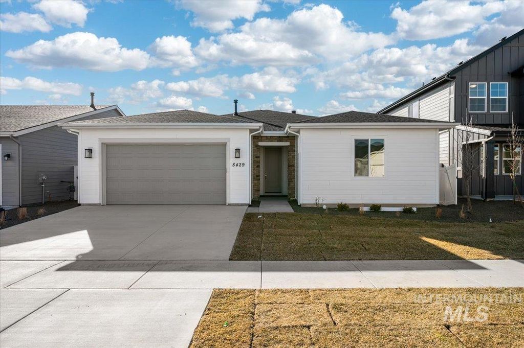 8415 S Cobalt Sky Ave, Meridian, ID 83634
