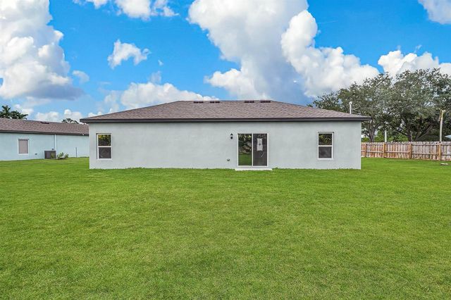 5262 NW Lamoore Lane, Port St. Lucie, FL 34983