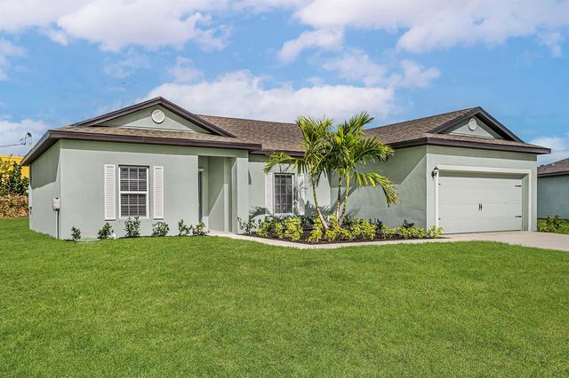 5262 NW Lamoore Lane, Port St. Lucie, FL 34983