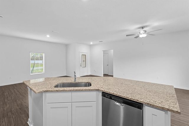 5262 NW Lamoore Lane, Port St. Lucie, FL 34983
