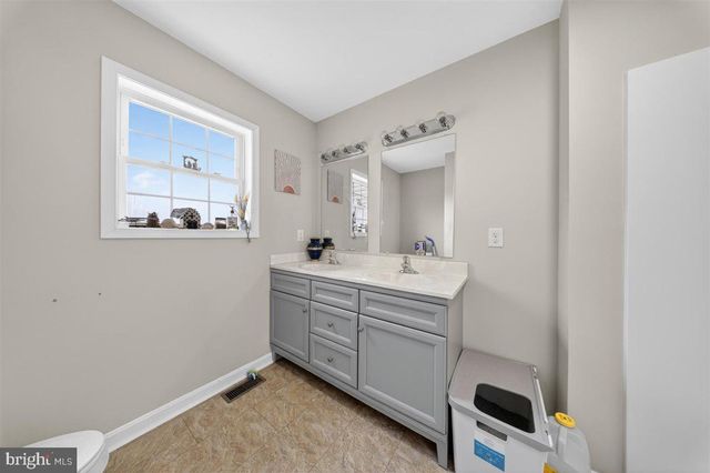 32998 FOREST KNOLL DR, Laurel, DE 19956