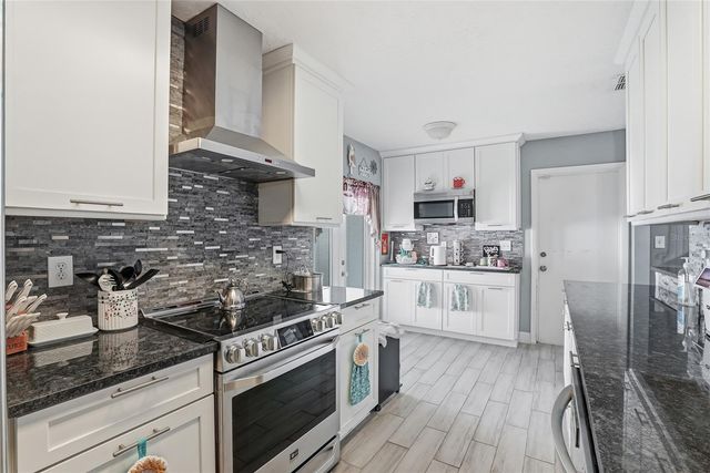 605 OAKMOSS DRIVE, Brandon, FL 33511