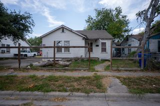 1322-1326 S Alameda St, Corpus Christi, TX 78404