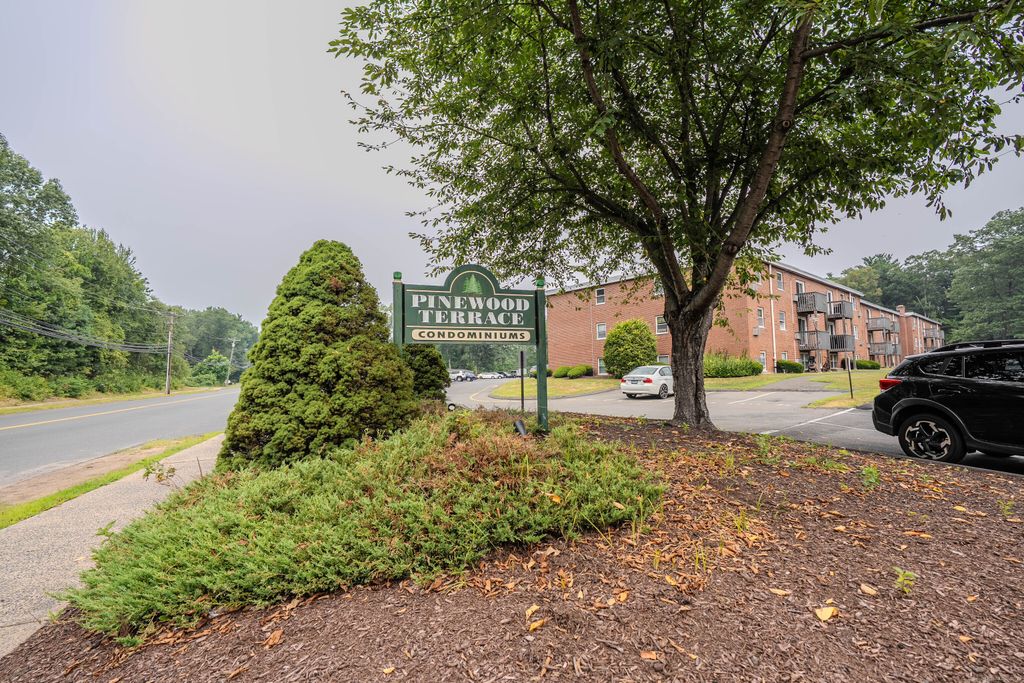 513 Emmett Street APT 14, Bristol, CT 06010