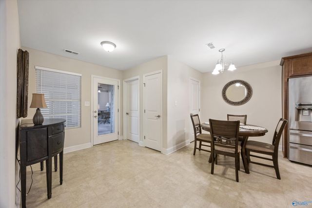 184 Moore Farm Circle NW 184, Huntsville, AL 35806