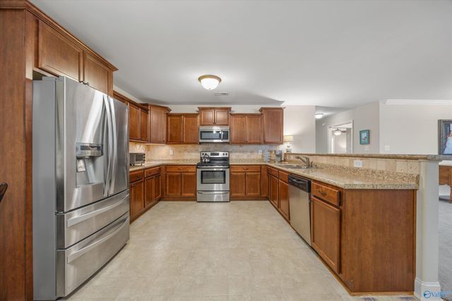 184 Moore Farm Circle NW 184, Huntsville, AL 35806