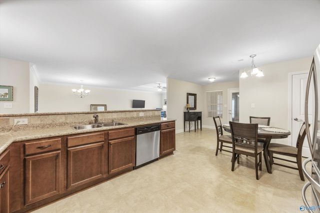 184 Moore Farm Circle NW 184, Huntsville, AL 35806