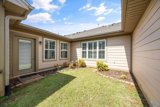 184 Moore Farm Circle NW 184, Huntsville, AL 35806