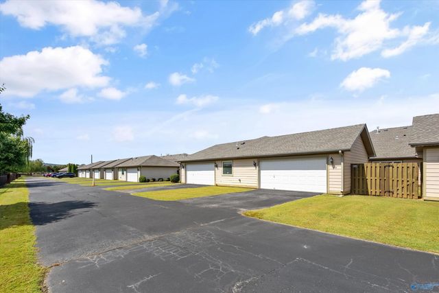 184 Moore Farm Circle NW 184, Huntsville, AL 35806