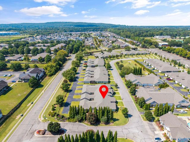 184 Moore Farm Circle NW 184, Huntsville, AL 35806