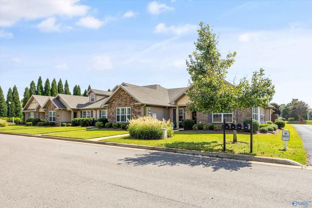 184 Moore Farm Circle NW 184, Huntsville, AL 35806