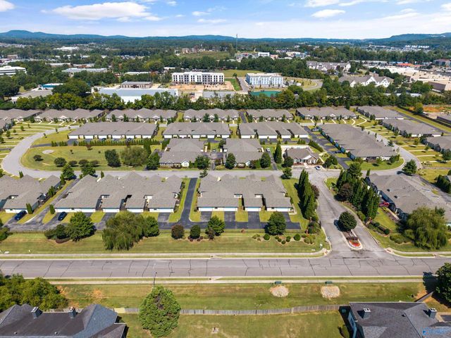 184 Moore Farm Circle NW 184, Huntsville, AL 35806