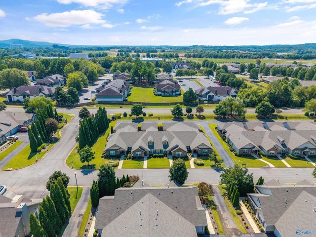 184 Moore Farm Circle NW 184, Huntsville, AL 35806