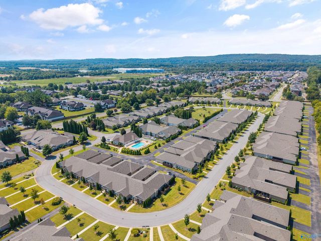 184 Moore Farm Circle NW 184, Huntsville, AL 35806